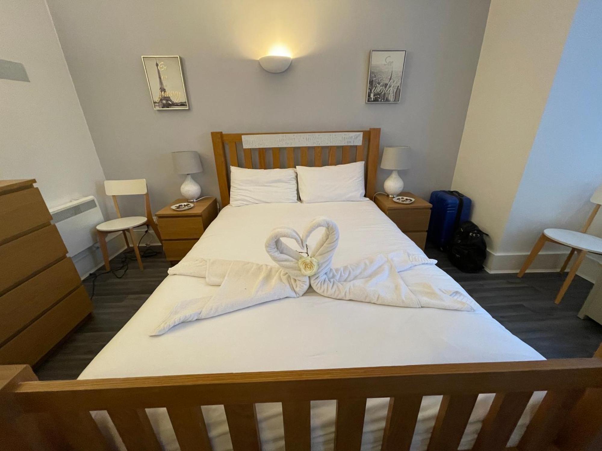 Bournemouth Hot Tub & Sauna Holiday Let מראה חיצוני תמונה