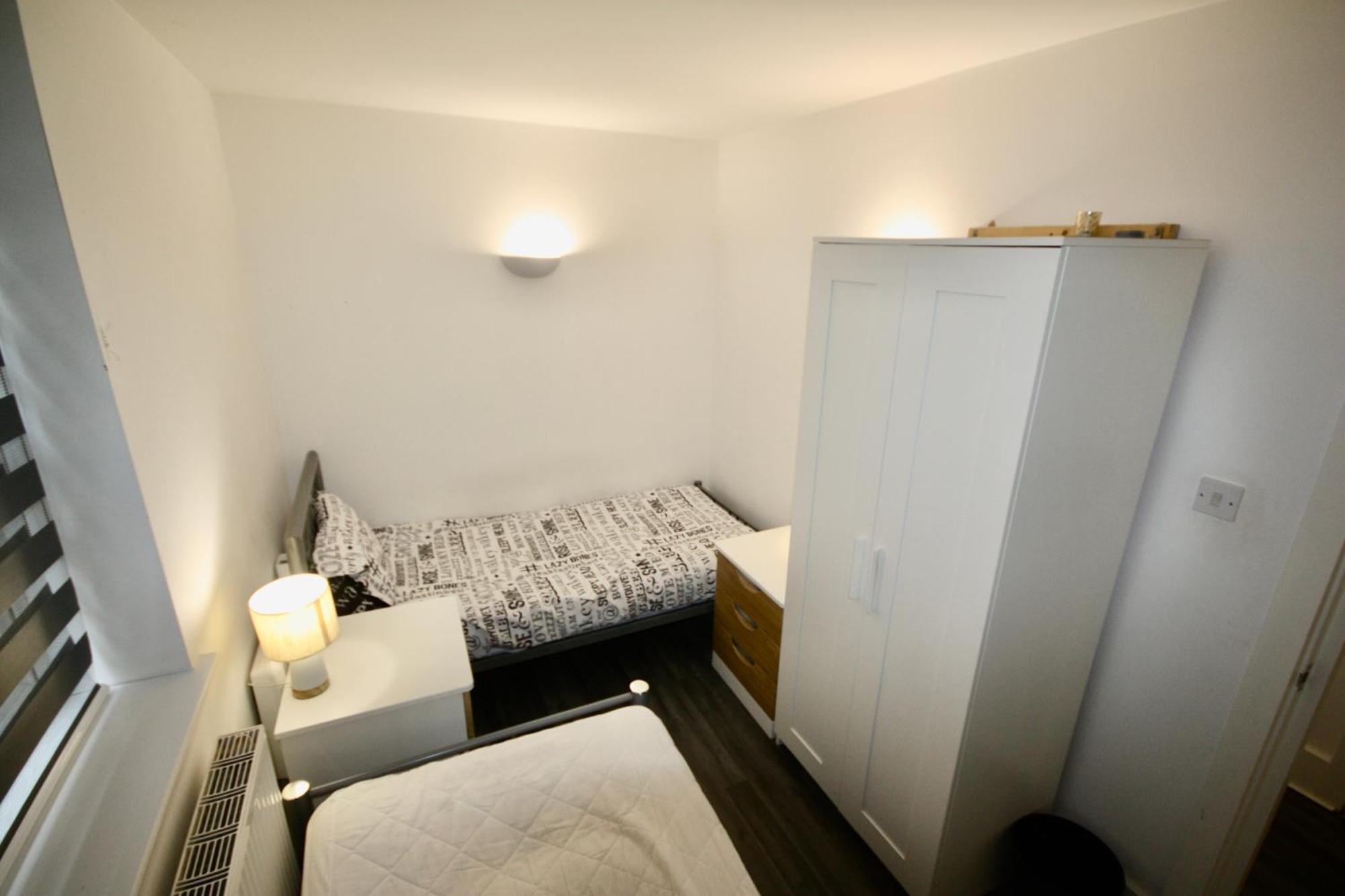 Bournemouth Hot Tub & Sauna Holiday Let מראה חיצוני תמונה