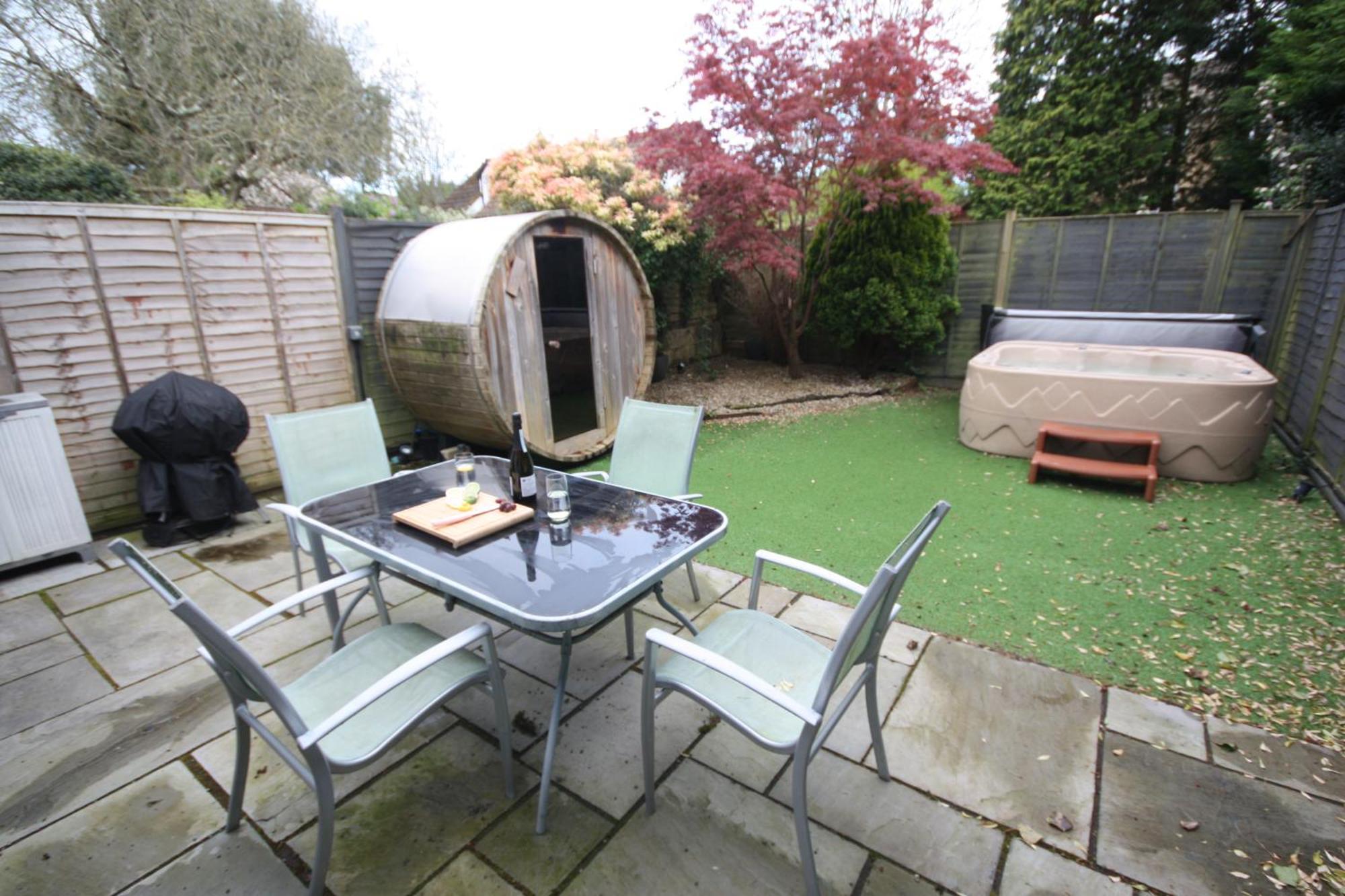 Bournemouth Hot Tub & Sauna Holiday Let מראה חיצוני תמונה