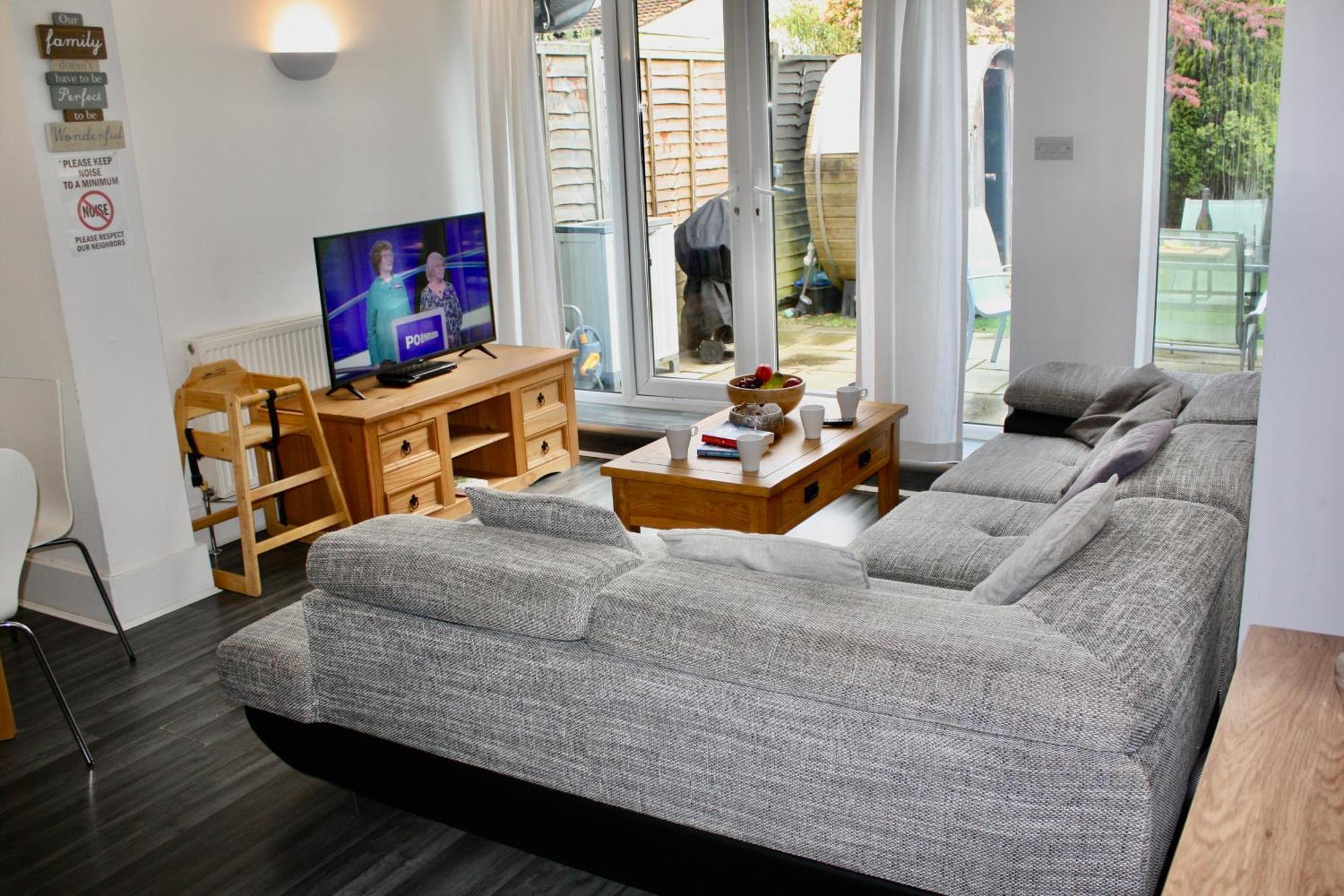 Bournemouth Hot Tub & Sauna Holiday Let מראה חיצוני תמונה