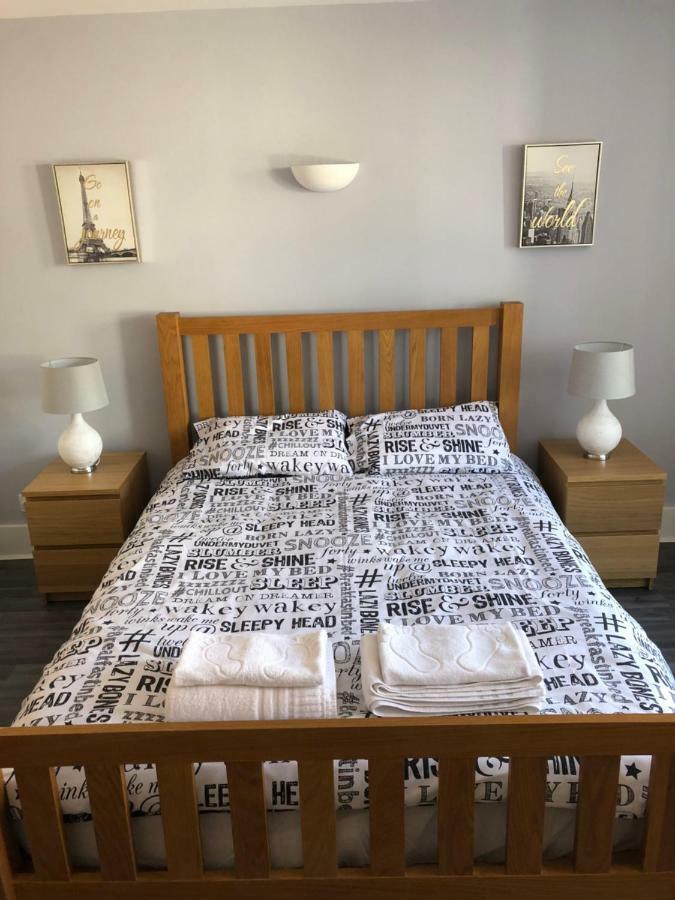 Bournemouth Hot Tub & Sauna Holiday Let מראה חיצוני תמונה