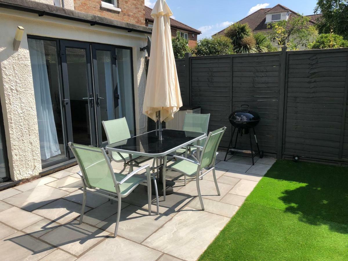 Bournemouth Hot Tub & Sauna Holiday Let מראה חיצוני תמונה