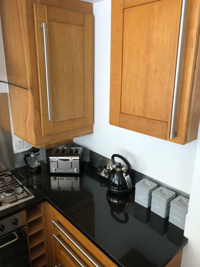 Bournemouth Hot Tub & Sauna Holiday Let מראה חיצוני תמונה