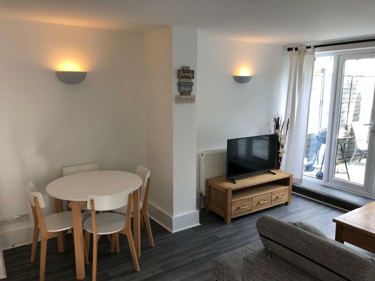 Bournemouth Hot Tub & Sauna Holiday Let מראה חיצוני תמונה