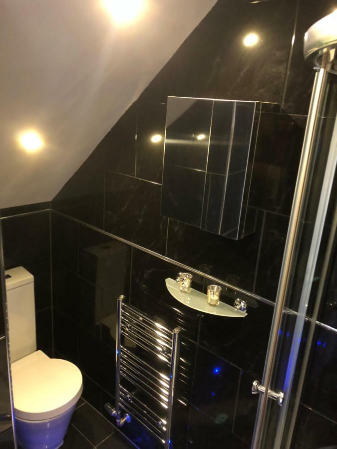 Bournemouth Hot Tub & Sauna Holiday Let מראה חיצוני תמונה