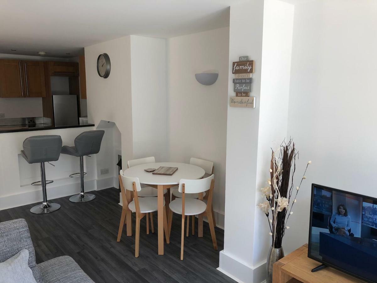 Bournemouth Hot Tub & Sauna Holiday Let מראה חיצוני תמונה