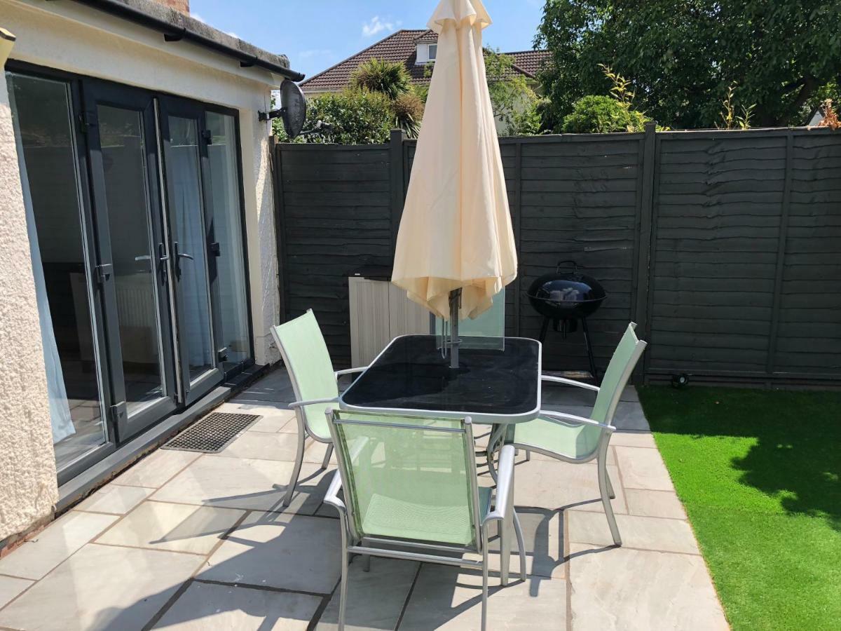 Bournemouth Hot Tub & Sauna Holiday Let מראה חיצוני תמונה