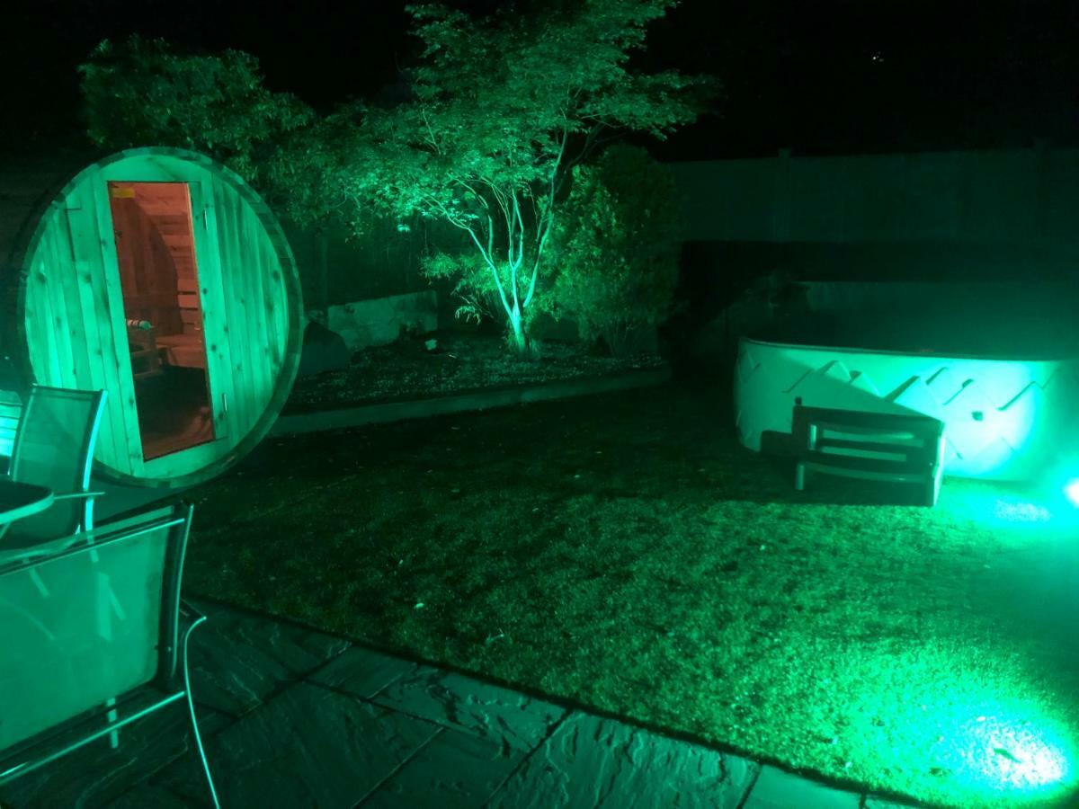 Bournemouth Hot Tub & Sauna Holiday Let מראה חיצוני תמונה